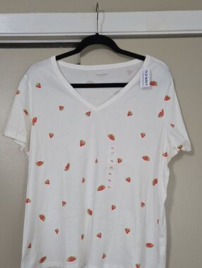 Old Navy 100% Cotton White V-Neck Tee with Watermelon Print Size XL NWT